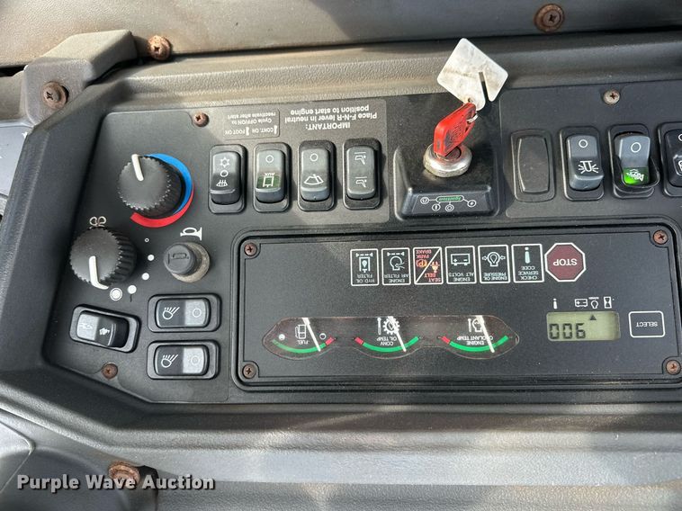 image for item EL0020 2006 John Deere 310SG backhoe