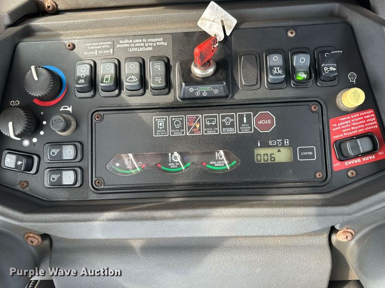 image for item EL0020 2006 John Deere 310SG backhoe