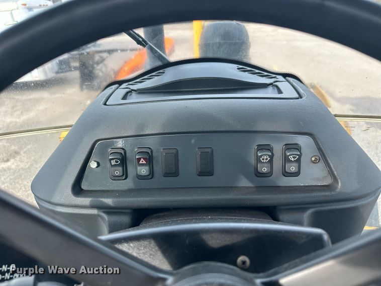 image for item EL0020 2006 John Deere 310SG backhoe