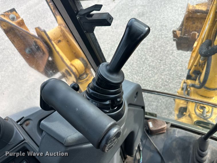 image for item EL0020 2006 John Deere 310SG backhoe