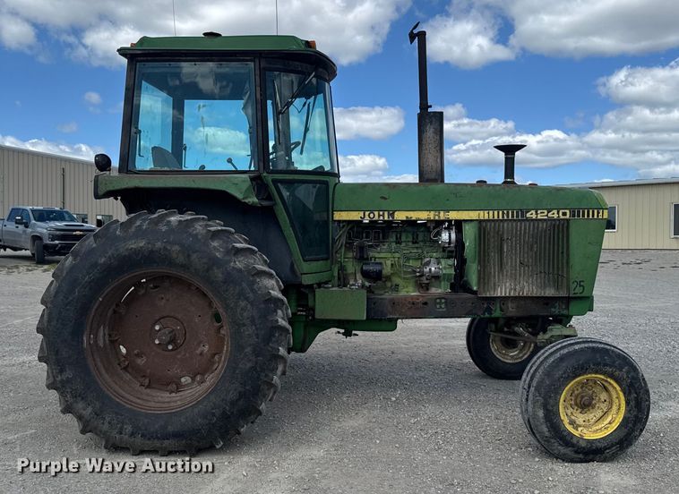 image for item EM2324 1978 John Deere 4240 tractor