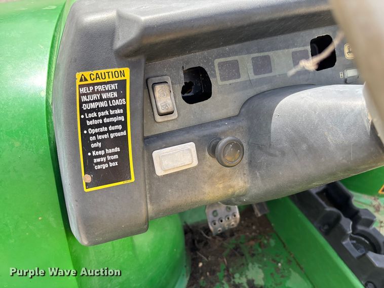 image for item EM8201 2005 John Deere Gator HPX utility vehicle
