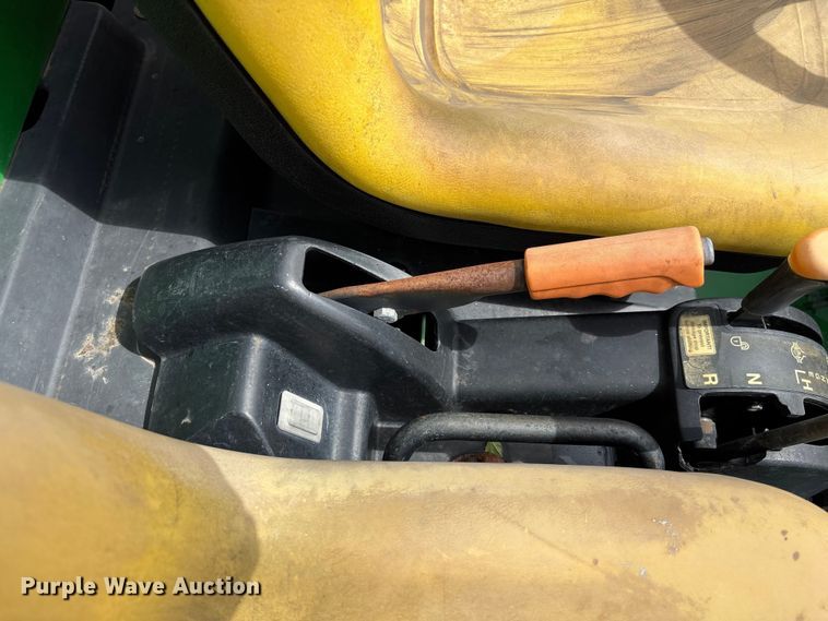 image for item EM8201 2005 John Deere Gator HPX utility vehicle