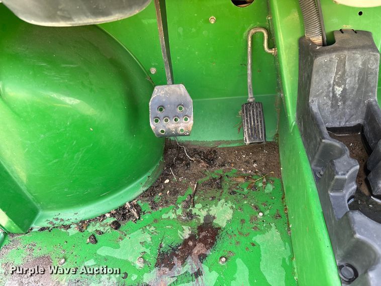 image for item EM8201 2005 John Deere Gator HPX utility vehicle