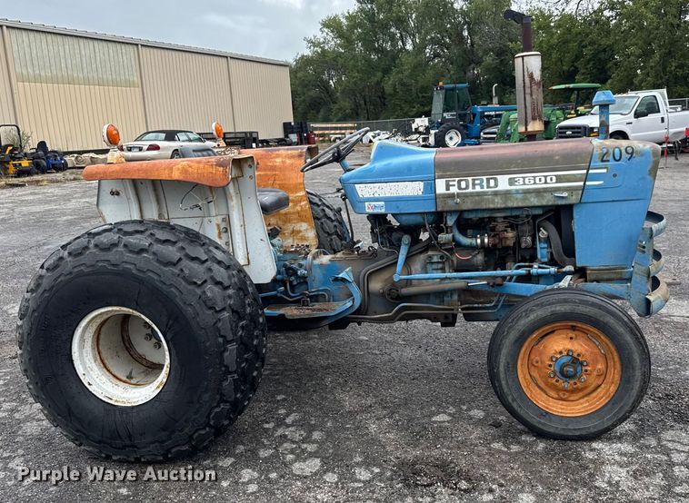 image for item EM8203 1975 Ford 3600 tractor