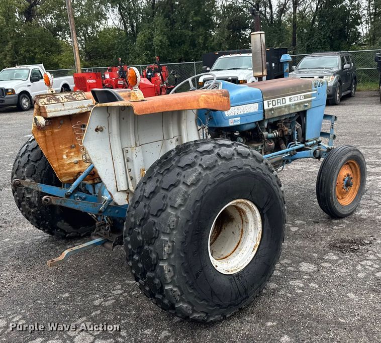 image for item EM8203 1975 Ford 3600 tractor