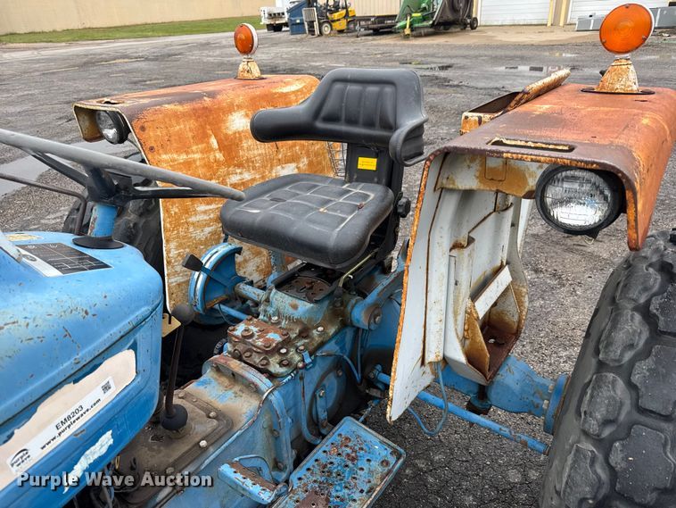 image for item EM8203 1975 Ford 3600 tractor