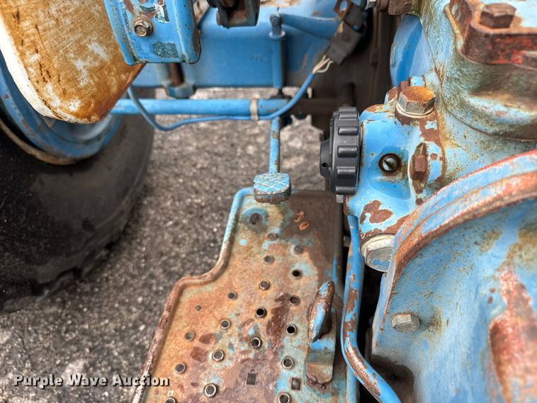 image for item EM8203 1975 Ford 3600 tractor