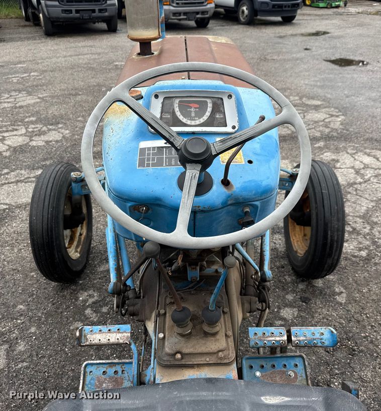 image for item EM8203 1975 Ford 3600 tractor