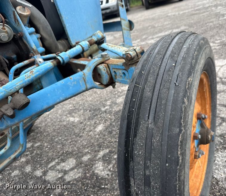 image for item EM8203 1975 Ford 3600 tractor