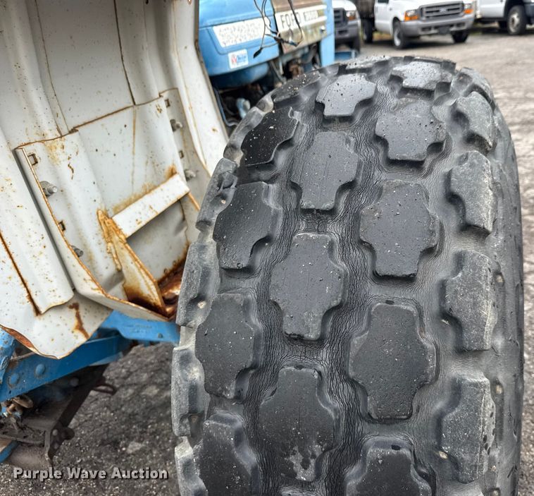 image for item EM8203 1975 Ford 3600 tractor