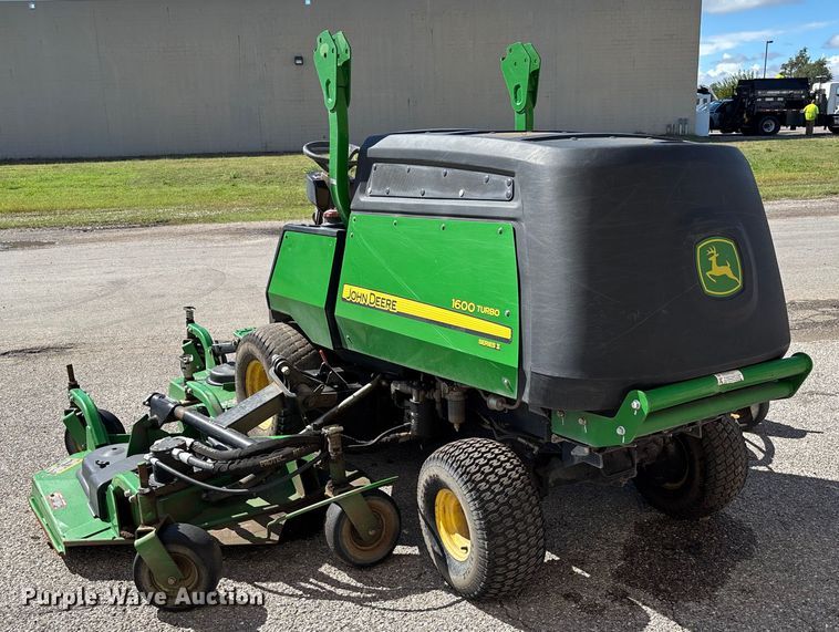 image for item EM8204 2016 John Deere 1600 Turbo Series II lawn mower