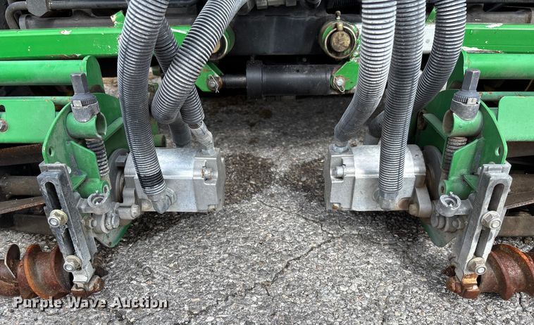 image for item EM8205 2009 John Deere 2653B reel mower