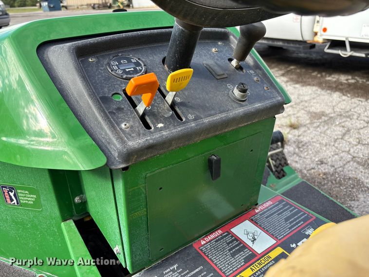 image for item EM8205 2009 John Deere 2653B reel mower