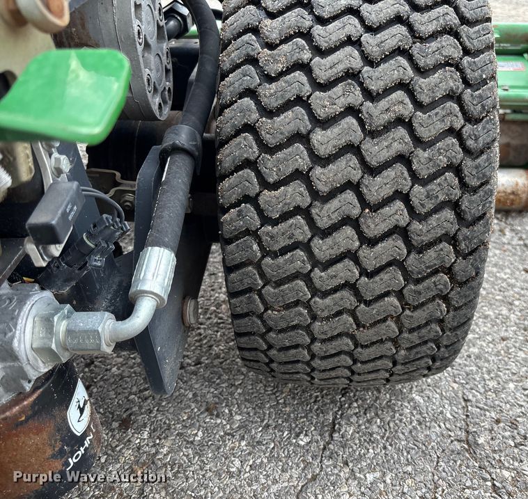 image for item EM8205 2009 John Deere 2653B reel mower