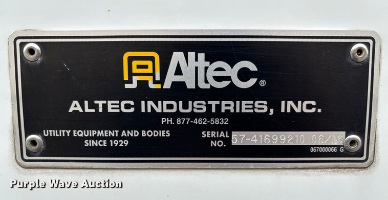 image for item EM8206 2016 Ford F550 Super Duty XL bucket truck