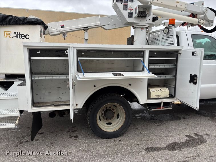 image for item EM8206 2016 Ford F550 Super Duty XL bucket truck