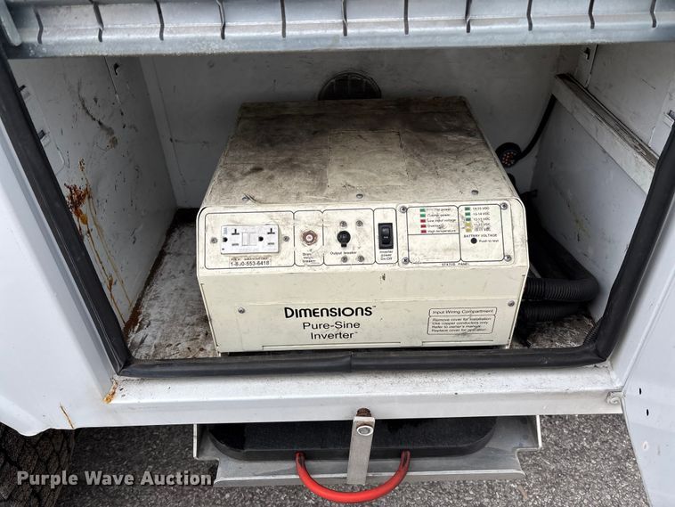 image for item EM8206 2016 Ford F550 Super Duty XL bucket truck