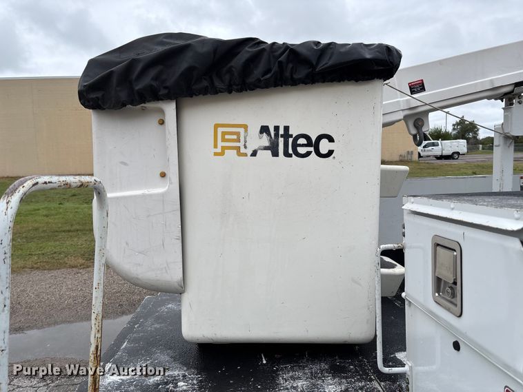 image for item EM8206 2016 Ford F550 Super Duty XL bucket truck