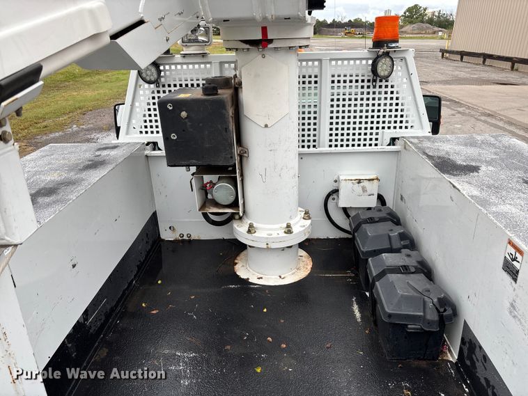 image for item EM8206 2016 Ford F550 Super Duty XL bucket truck