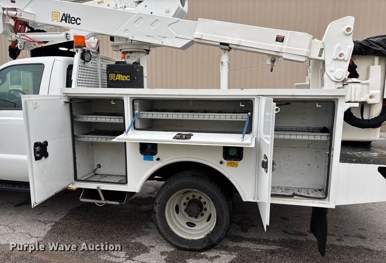 image for item EM8206 2016 Ford F550 Super Duty XL bucket truck