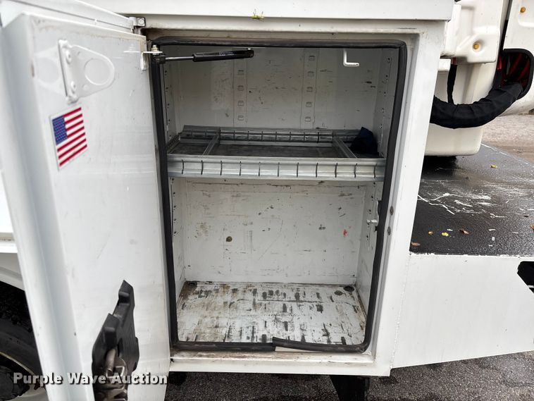 image for item EM8206 2016 Ford F550 Super Duty XL bucket truck