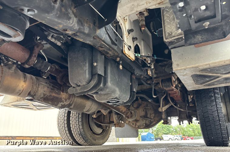 image for item EM8206 2016 Ford F550 Super Duty XL bucket truck