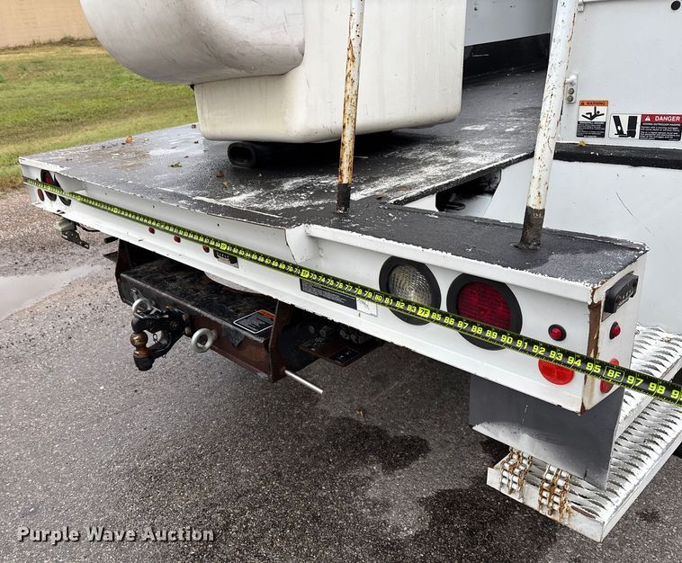 image for item EM8206 2016 Ford F550 Super Duty XL bucket truck