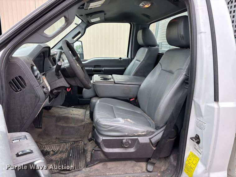 image for item EM8206 2016 Ford F550 Super Duty XL bucket truck