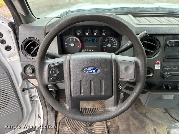 image for item EM8206 2016 Ford F550 Super Duty XL bucket truck