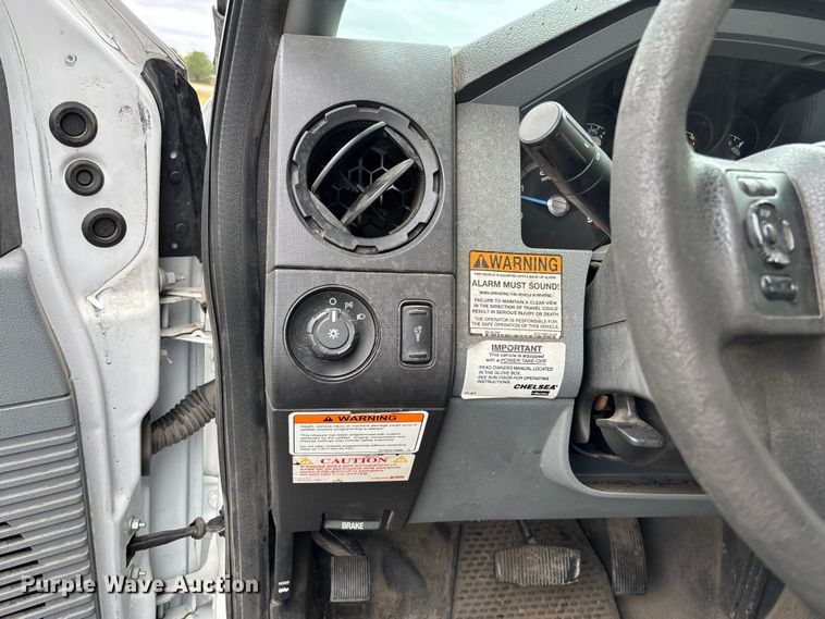 image for item EM8206 2016 Ford F550 Super Duty XL bucket truck