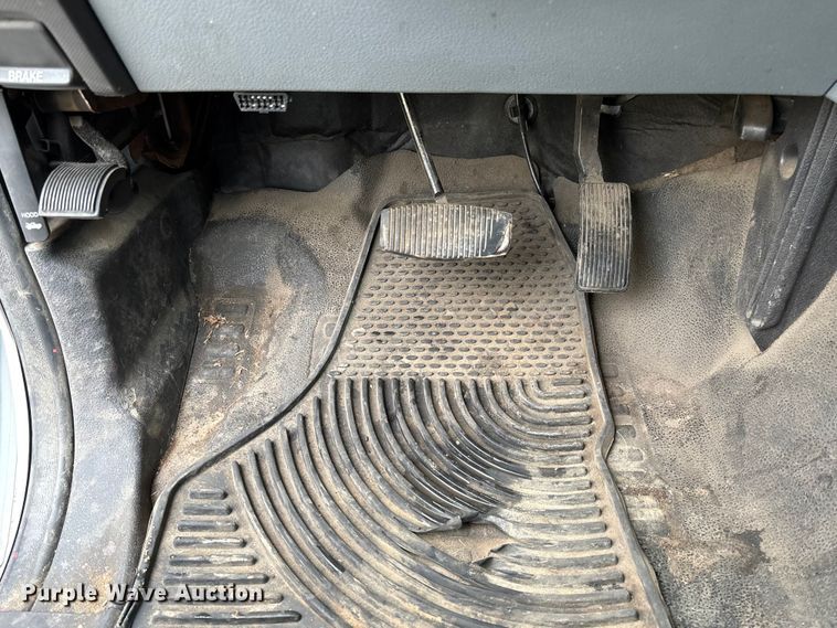 image for item EM8206 2016 Ford F550 Super Duty XL bucket truck