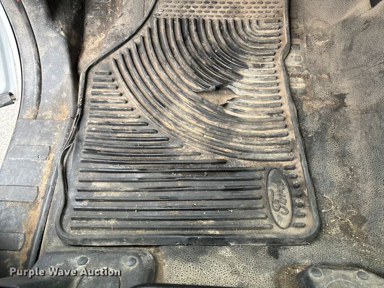 image for item EM8206 2016 Ford F550 Super Duty XL bucket truck