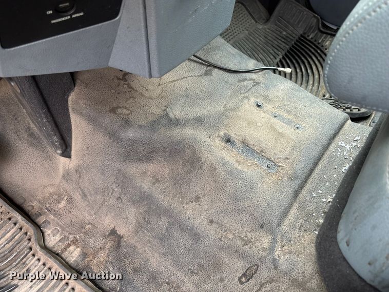 image for item EM8206 2016 Ford F550 Super Duty XL bucket truck