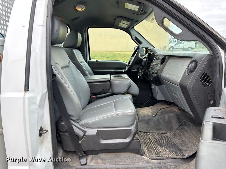 image for item EM8206 2016 Ford F550 Super Duty XL bucket truck