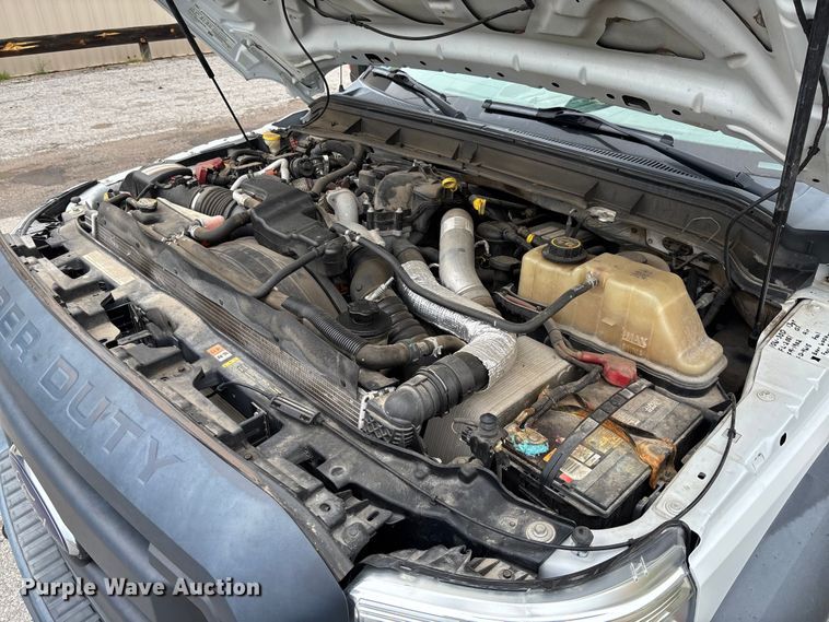 image for item EM8206 2016 Ford F550 Super Duty XL bucket truck