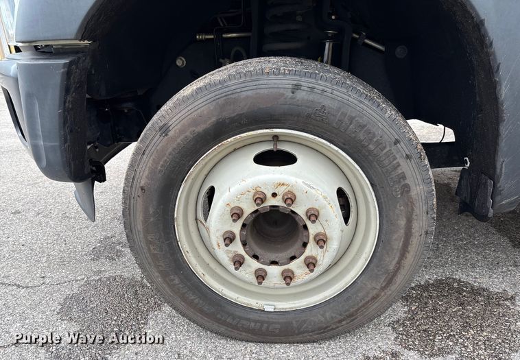 image for item EM8206 2016 Ford F550 Super Duty XL bucket truck