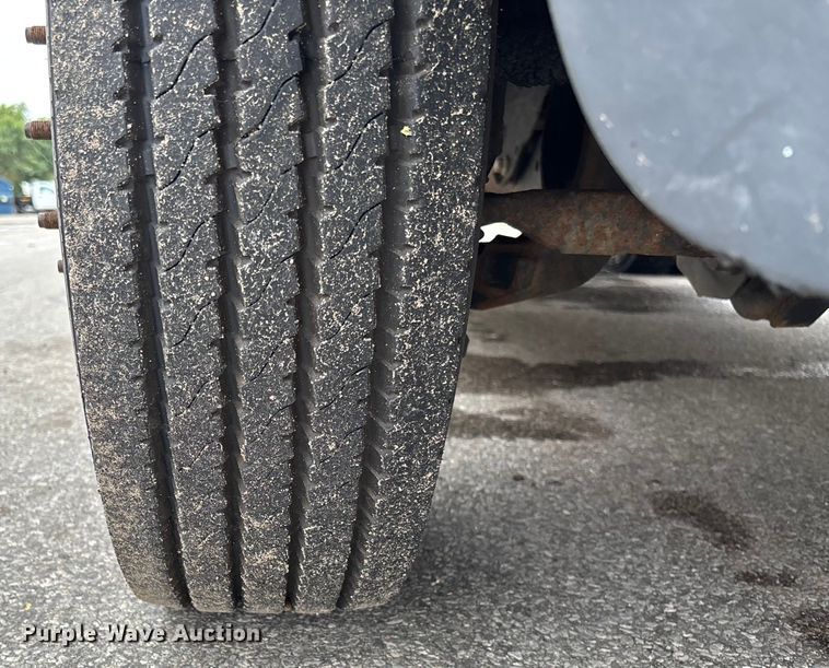 image for item EM8206 2016 Ford F550 Super Duty XL bucket truck