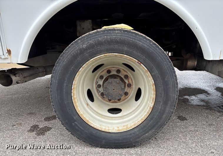 image for item EM8206 2016 Ford F550 Super Duty XL bucket truck