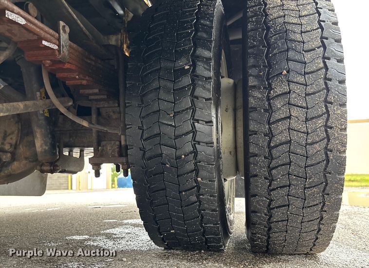 image for item EM8206 2016 Ford F550 Super Duty XL bucket truck