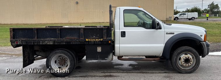 image for item EM8209 2007 Ford F450 Super Duty XL flatbed truck