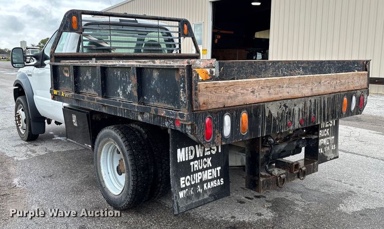 image for item EM8209 2007 Ford F450 Super Duty XL flatbed truck