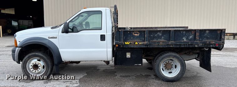 image for item EM8209 2007 Ford F450 Super Duty XL flatbed truck