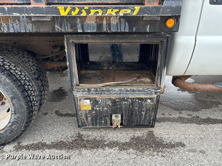 image for item EM8209 2007 Ford F450 Super Duty XL flatbed truck