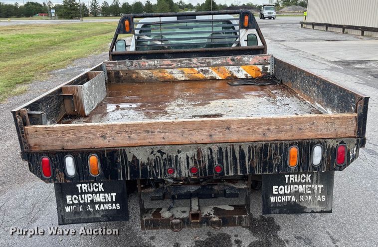 image for item EM8209 2007 Ford F450 Super Duty XL flatbed truck