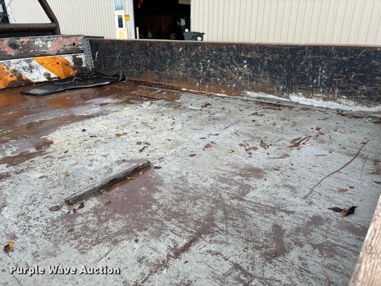 image for item EM8209 2007 Ford F450 Super Duty XL flatbed truck