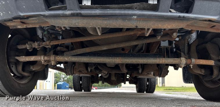 image for item EM8209 2007 Ford F450 Super Duty XL flatbed truck