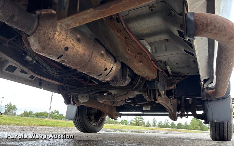 image for item EM8209 2007 Ford F450 Super Duty XL flatbed truck