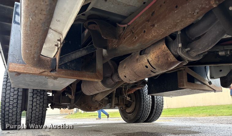 image for item EM8209 2007 Ford F450 Super Duty XL flatbed truck