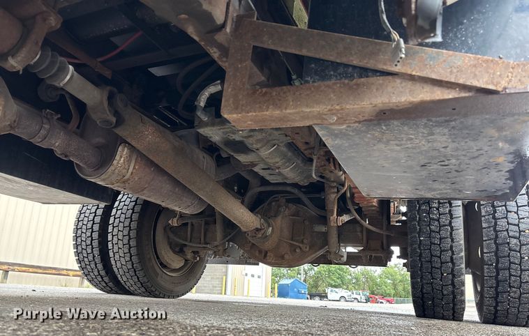 image for item EM8209 2007 Ford F450 Super Duty XL flatbed truck